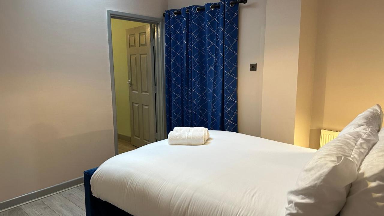 One Bedroom Apartment In Walsall Sleeps 4 Free Wifi By Villazu Bloxwich Exterior photo